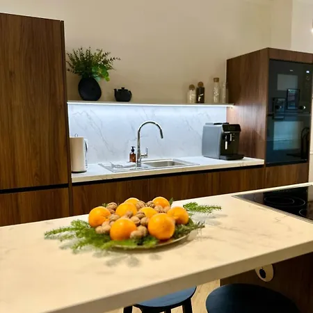 Large With Terrace - Very New דירה *