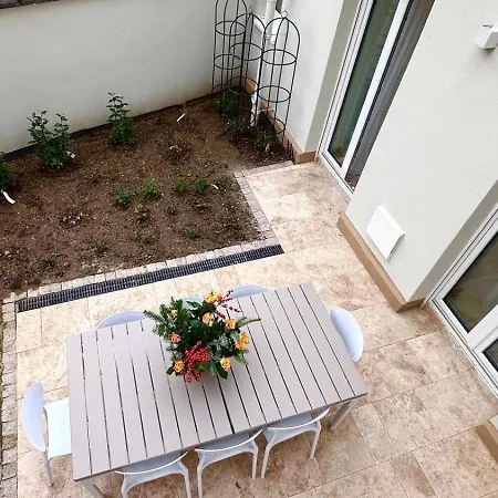 Large With Terrace - Very New Apartamento *