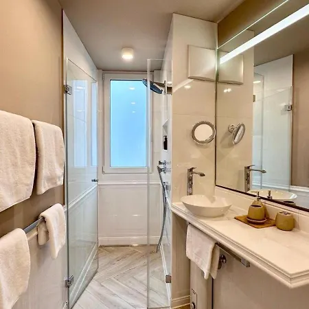 Large With Terrace - Very New Apartamento