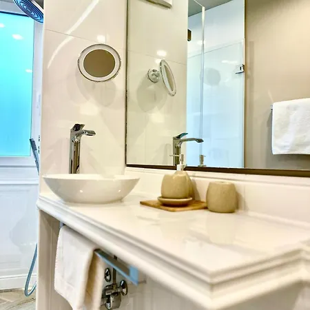 Large With Terrace - Very New Düsseldorf