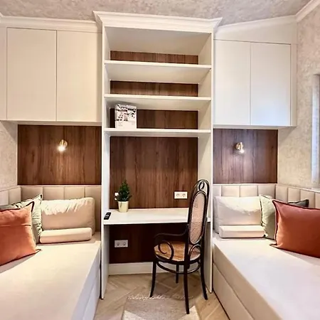 Large With Terrace - Very New *