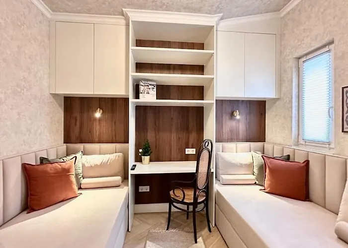 Large With Terrace - Very New *